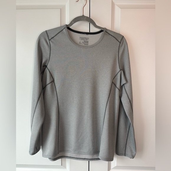 Patagonia Tops - Patagonia Women’s Midweight Capilene Baselayer Gray (Size M)
